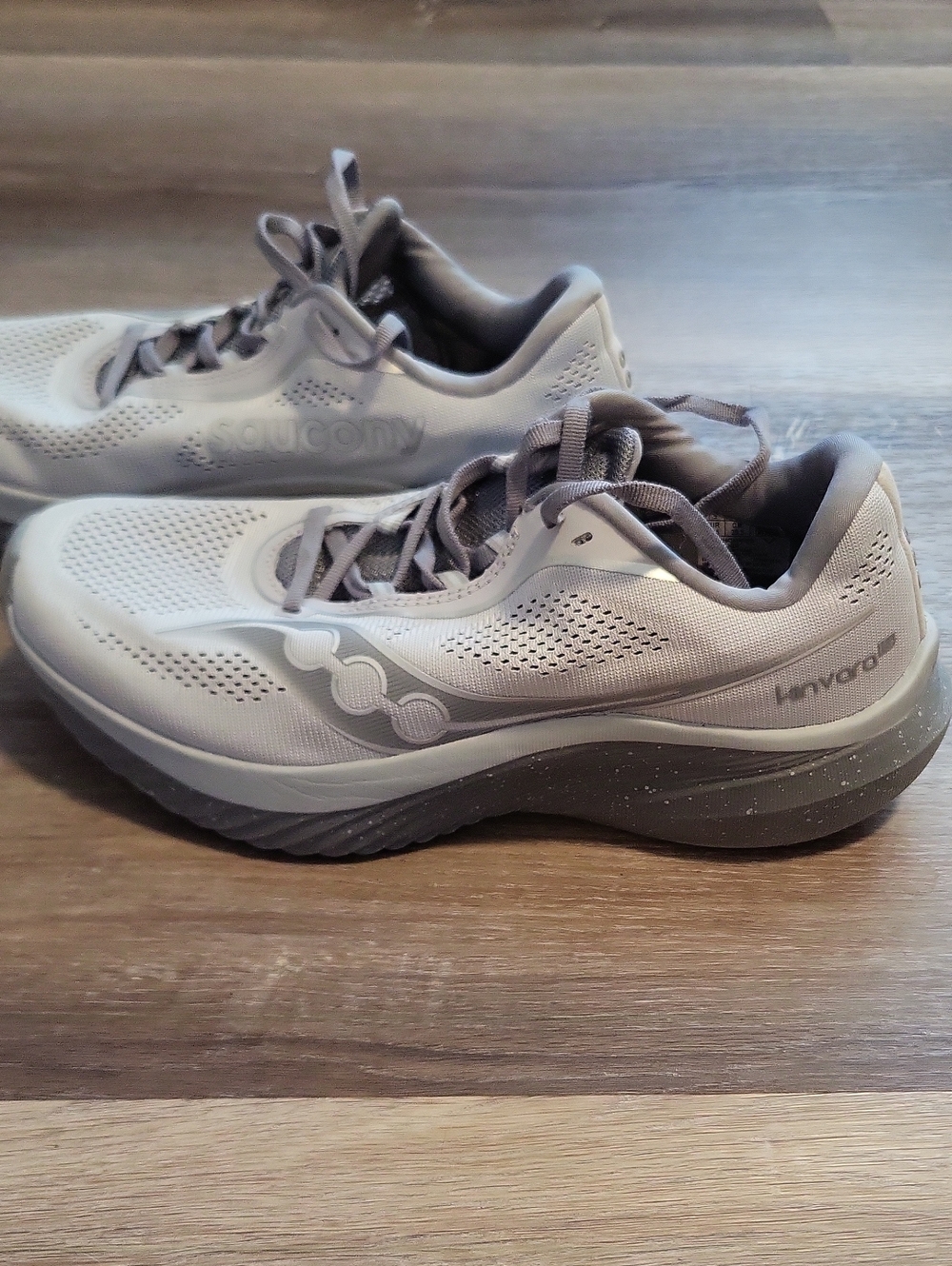 Saucony Kinvara 15 Running Shoes in Light Gray and Charcoal